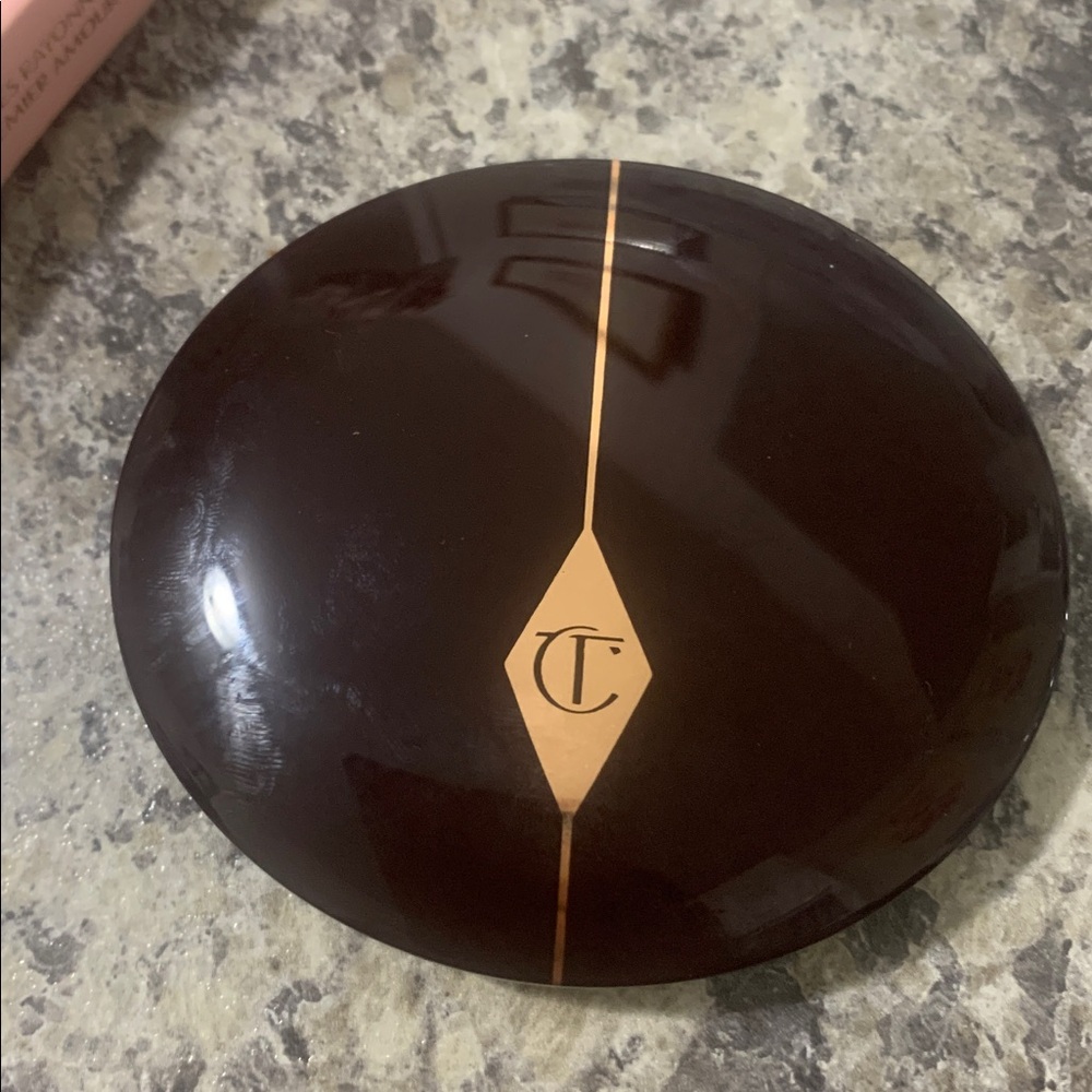Charlotte Tilbury Cheek to Chic Blush - Peach and Champagne - Picture 4 of 5